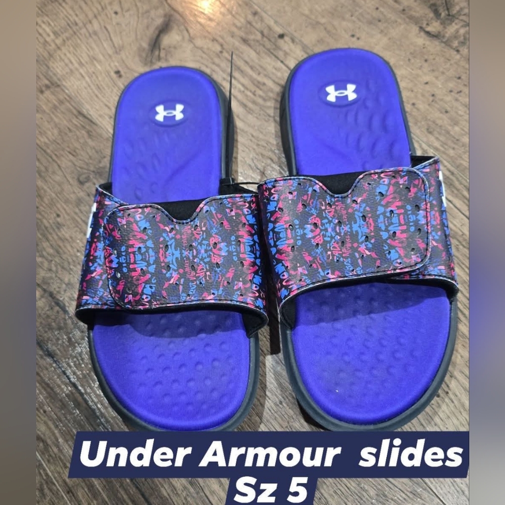 Under Armour youth sandals sz 5